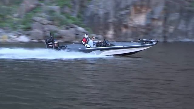 Fishing with Johnny Johnson - Canyon Lake, AZ - Swimbaits with Matt Shura - Oct., 2015 смотреть онлайн