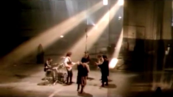 Traveling Wilburys - Handle With Care - YouTube[via torchbrowser.com]