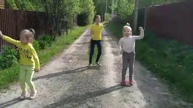 Карусель Семья Комоликовых Эля, Нина, Марьяна, 11лет, 6 лет и 5 лет смотреть онлайн