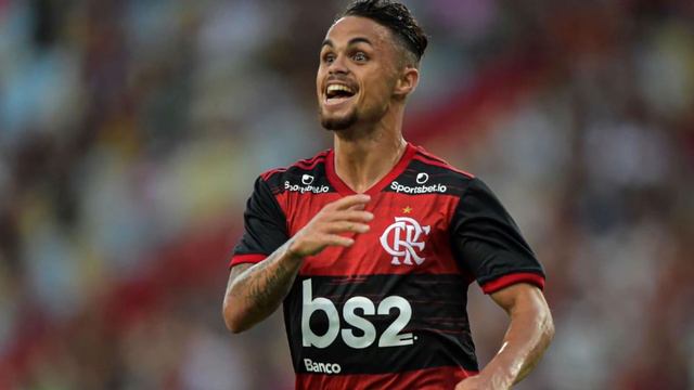 Chelsea mira Jonas Hofmann, Roma na briga por Claudinho, United e City querem Milenković, Miranda E смотреть онлайн