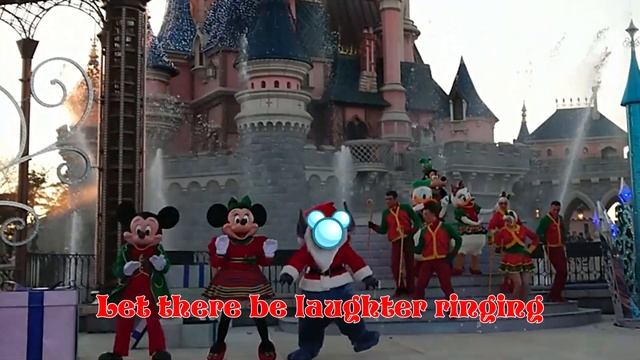 [Sing Along Songs] Christmas Is Here - Christmas Lyric Video - Disneyland Paris