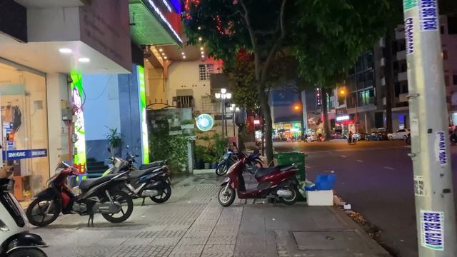 Есть ли толстые вьетнамцы? хорошие ли стоматологии? И другие вопросы о Вьетнаме. [VLOG/VIETNAM] смотреть онлайн