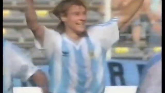 Italia 1990 - Caniggia gol a Brasil relatado por Victor Hugo Morales смотреть онлайн