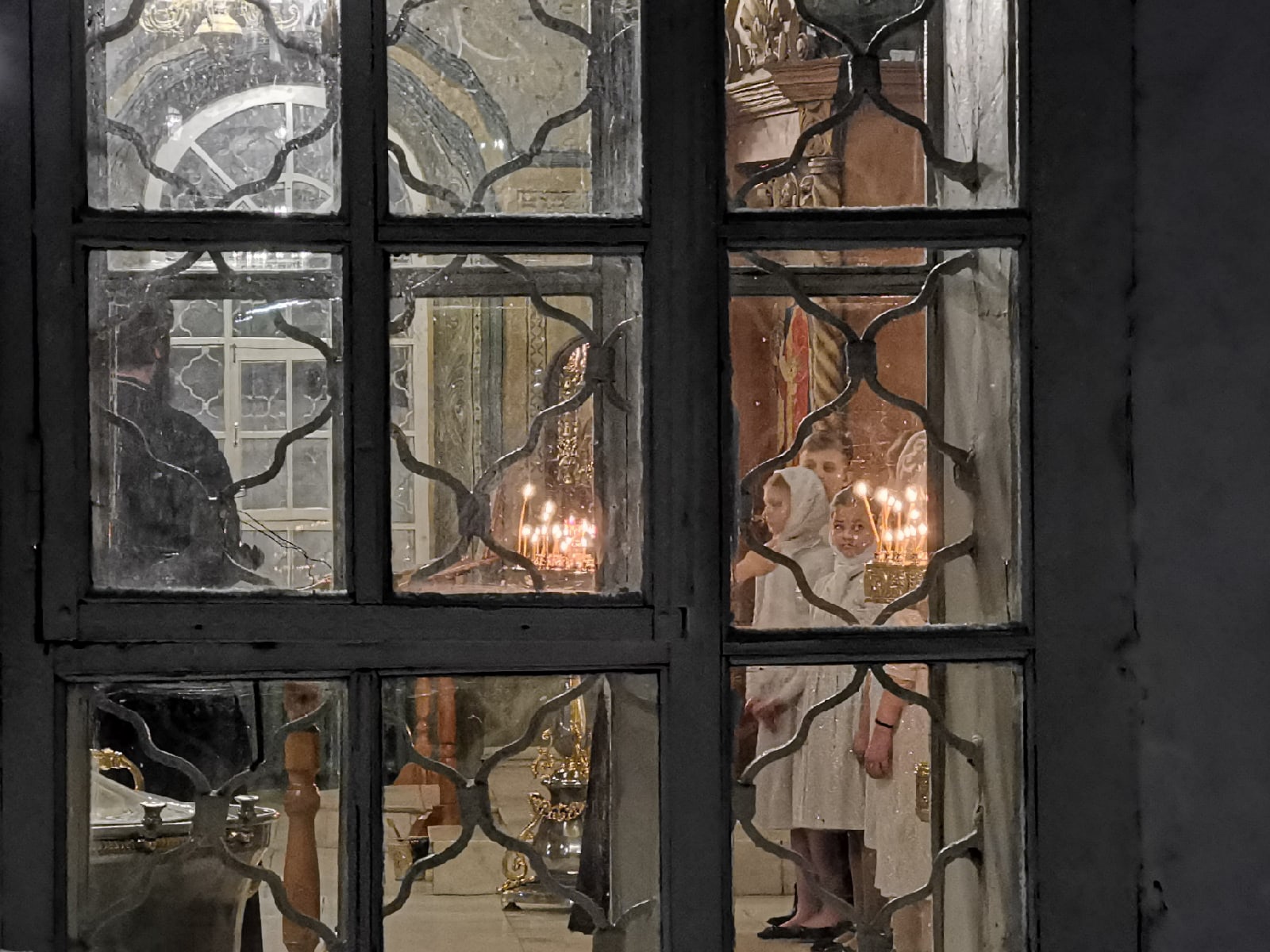 дети в храме.avi смотреть онлайн