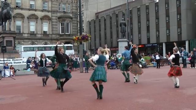 Scottish folk dance: Strathspey & Tulloch смотреть онлайн
