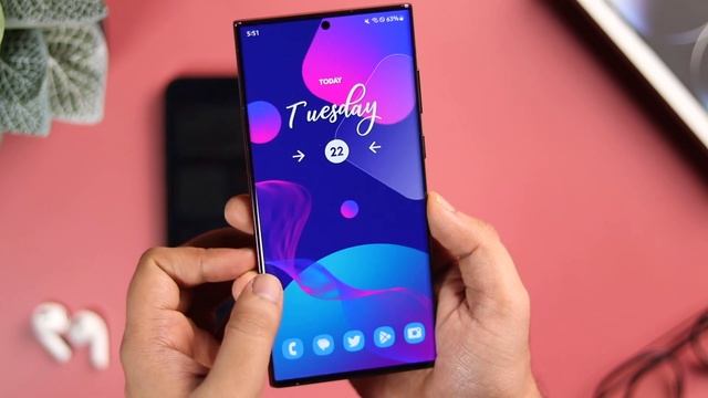 Samsung One UI 5.0 vs iOS 16.1 Comparison - FINALLY Samsung WINS? смотреть онлайн