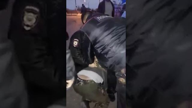 Астрахань..16.11.2019..2 видео..Большие Исады. Беспредел полицейский против гражданских лиц. смотреть онлайн