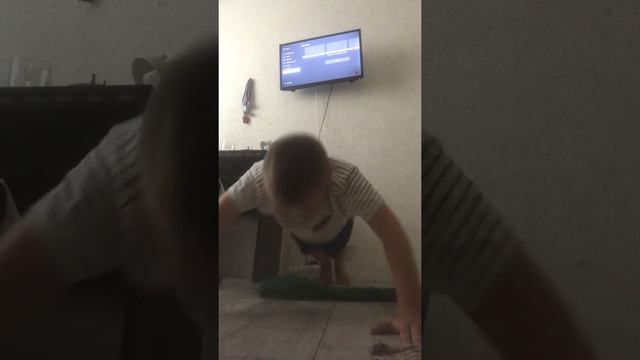 Делаю рекорд свой по отжиманием |я устал….. смотреть онлайн