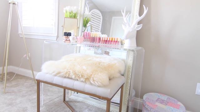 My New Office & Makeup ROOM TOUR! смотреть онлайн