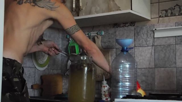 Сурица на Клевере смотреть онлайн