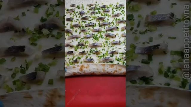 Коротко,ясно и вкусно. Рецепт с картошкой и селедкой #shorts смотреть онлайн