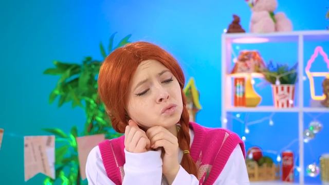 Rich vs Poor vs Giga Rich | Unusual & Expensive Chocolate Challenge by RATATA COOL смотреть онлайн