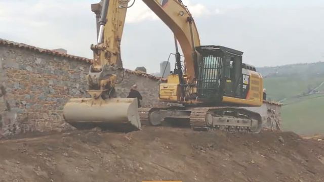Balmont TP - Confortement du mur du cimetière de Lay смотреть онлайн