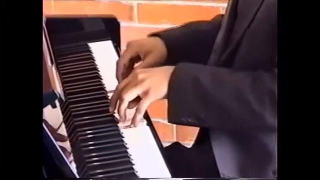 JESUS AVILA CORZO plays MOZART K. 332 2do.mov Adagio piano sonata in F major смотреть онлайн