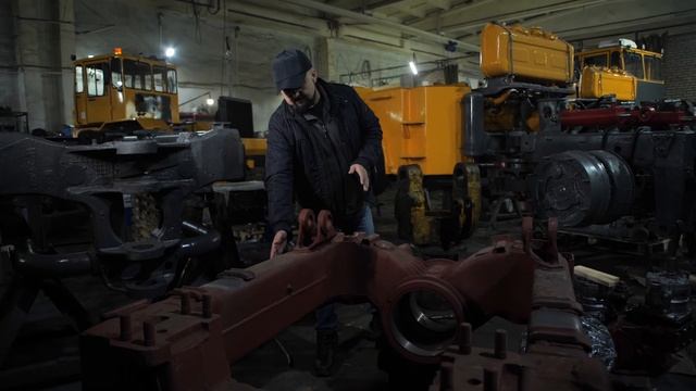 Ремонт задней полурамы на К-700, К-700А, К-701, также реставрация и обновление кабины К-700. Смотри смотреть онлайн