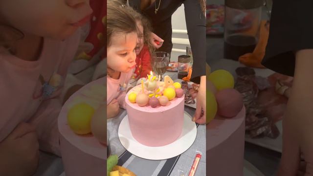 Лиза на дне рождении у подруги смотреть онлайн