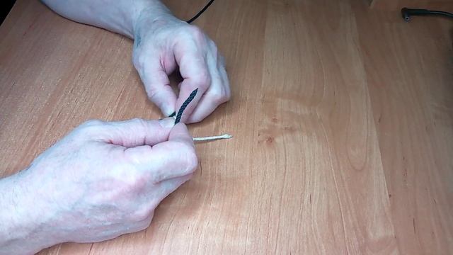 Как вяжется кровавый узел. Для связывания двух лесок или двух шнуров или поводка. смотреть онлайн