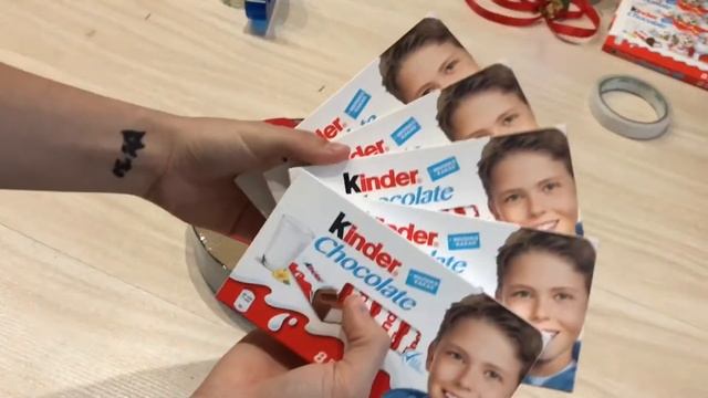 Как сделать торт из Киндеров?! смотреть онлайн