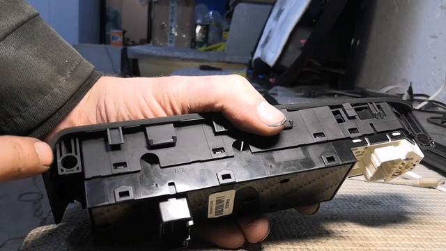 Kia Sportage не работает пассажирский стеклоподъемник с водительской двери, с пассажирской работает смотреть онлайн