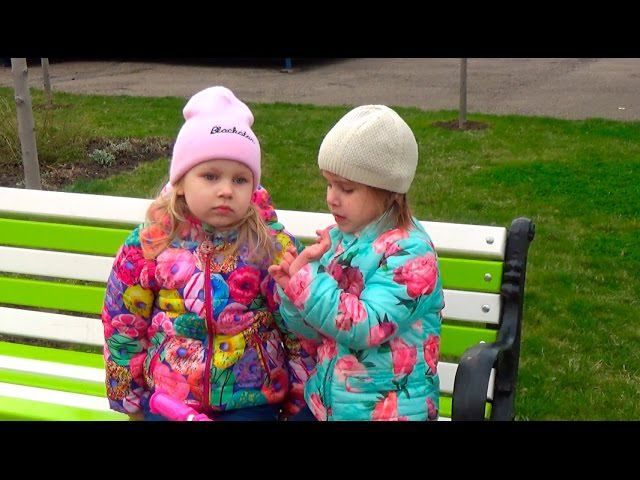 ВЛОГ Гуляем с Мими Лисса и Мили Ванили Алина выбирает новую обувь Развлечения для детей VLOG смотреть онлайн