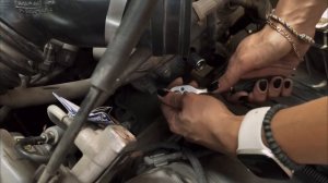 Замена свечей зажигания. SUBARU IMPREZA 2005 (меняем дома)