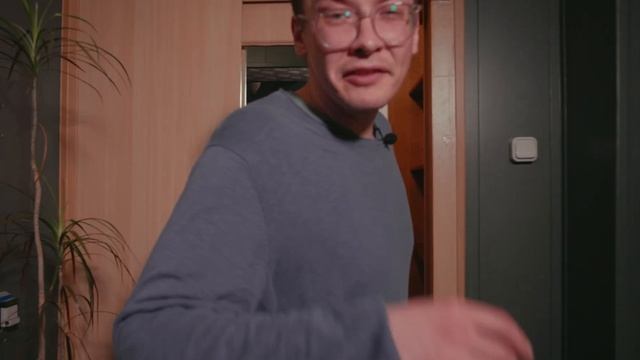 СПб, Просторная 1 - комнатная квартира с интересной планировкой недалеко от озера смотреть онлайн