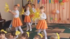 СВЕТИТ СОЛНЫШКО ? Красивый танец на утреннике