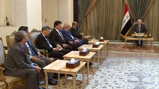 رئيس الجمهورية يستقبل وزير خارجية الجزائر смотреть онлайн