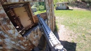 Школьники играют в страйкбол. Не детский страйкбол.