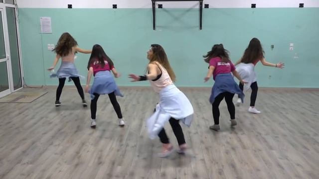 AZUKITA" / Zumba® choreo with Giouli Giannopoulou (Aoki, D.Yankee, Play-N-Skillz & E.Crespo) смотреть онлайн