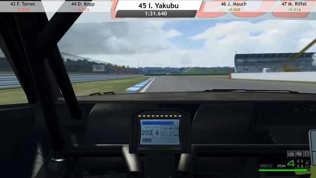 RaceRoom Mercedes AMG DTM 2016 Hockenheim 1:31:636 + setup смотреть онлайн