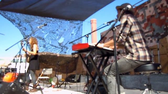 Abigail Washburn "City of Refuge" @ Joshua Tree Roots Music Festival 2011 смотреть онлайн