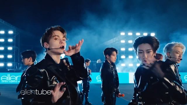 SEVENTEEN Performs ‘Hit’ смотреть онлайн