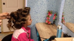 Высокий пучок из локонов. Прическа на выпускной в садике. LOZNITSA