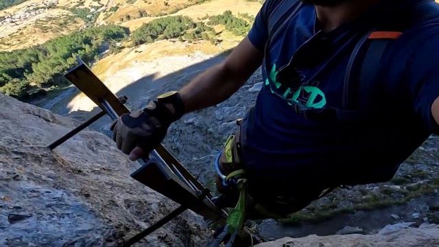 Via Ferrata L'Aiguillette du Lauzet - Le Monêtier les Bains (05) смотреть онлайн