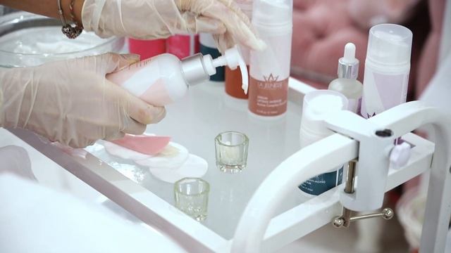 Процедура Выходного дня с Моделирующей маской от компании LA JEUNESSE