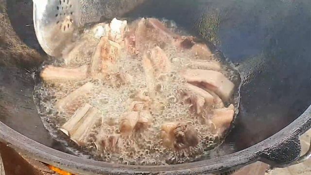 Жаренные бараньи рёбрышки с картошкой смотреть онлайн