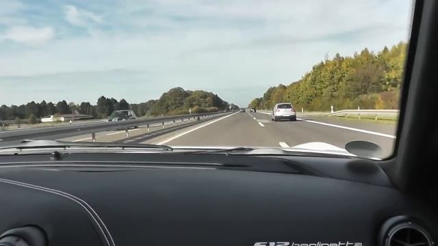 302 km/h Ride in a Ferrari F12 Berlinetta on German Autobahn смотреть онлайн