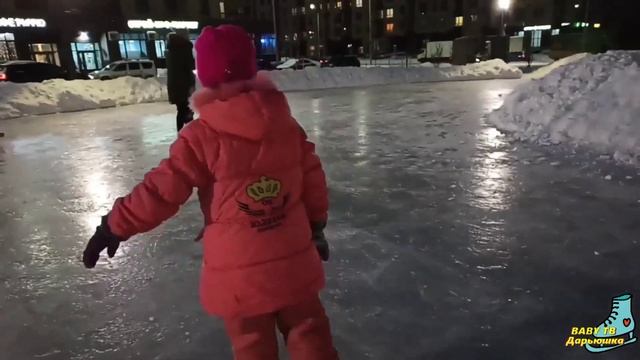 ?Детская❄️ хоккейная клюшка для девочки⛸️ Даши.Учимся бить по? шайбе и кататься на⛸️ коньках. смотреть онлайн
