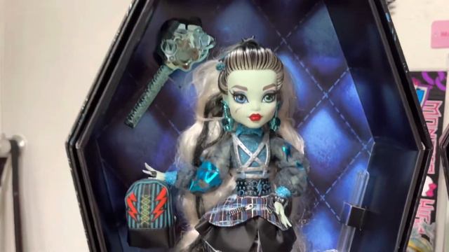 Monster High Haunt Couture Frankie, Clawdeen, and Draculaura doll review! 🌸🌙 смотреть онлайн