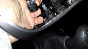 Рено Логан. Замена лампочек подсветки клавиш.