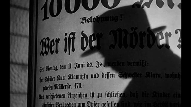 121/150 - La palla, il palloncino, il fischio - M, Il mostro di Düsseldorf (1931) di Fritz Lang смотреть онлайн