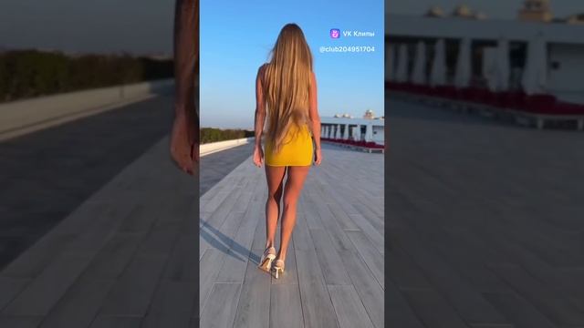 Ооочень короткое платье. Красотка. Длинные ноги# смотреть онлайн