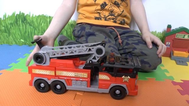 Пожарная машина тушит пожар - Видео для детей про игрушки для мальчиков. смотреть онлайн
