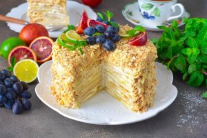 ТОРТ НАПОЛЕОН С КРЕМОМ ПЛОМБИР