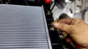 замена радиатора Инфинити FX37 без снятия радиатора кондиционера