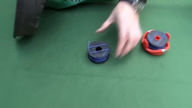 How to replace strimmer spool & line in your Black and Decker trimmer смотреть онлайн