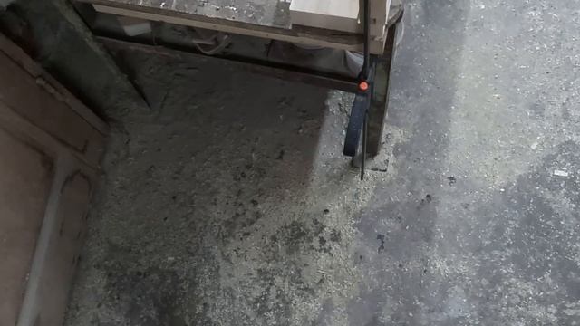 Простая сельская дверь на клиньях смотреть онлайн