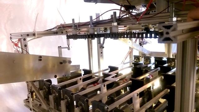 Half scale pinsetter distributor in operation смотреть онлайн