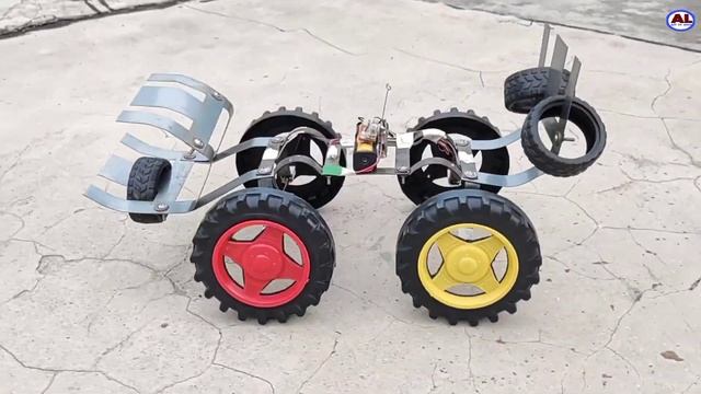 Home made RC hunter Rover buldozer testing смотреть онлайн